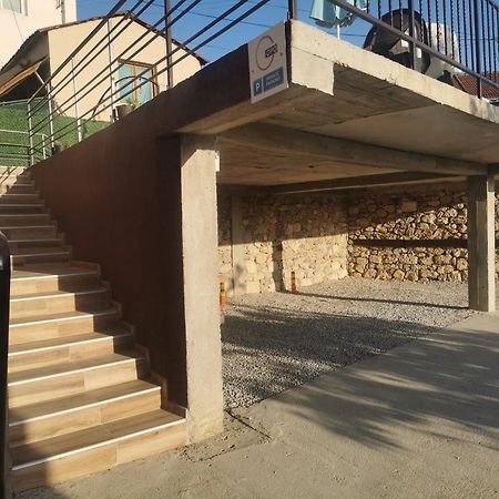 Gopo Guesthouse Elshani Екстер'єр фото