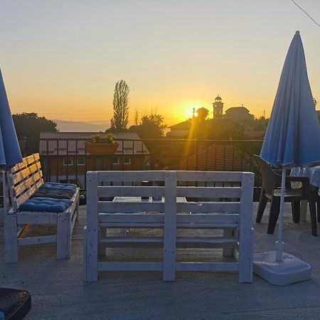 Gopo Guesthouse Elshani Екстер'єр фото